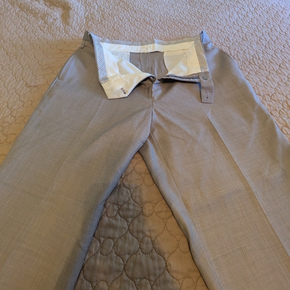 Calvin Klein 46R 36x30 grey suit - Picture 3 of 8